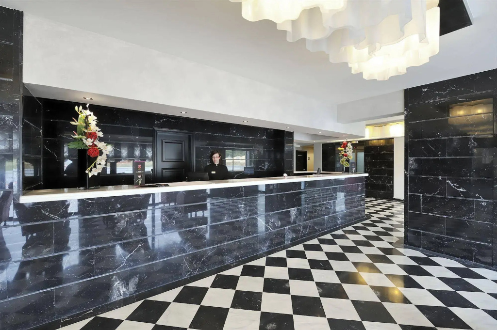 Salles Hotel Aeroport de Girona - Général