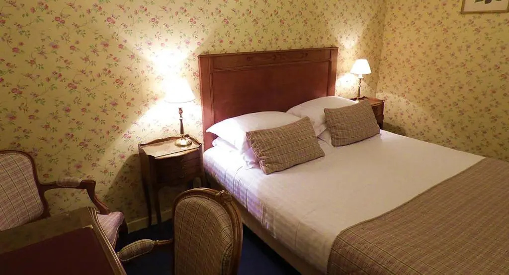 Classic Double room (full double bed)