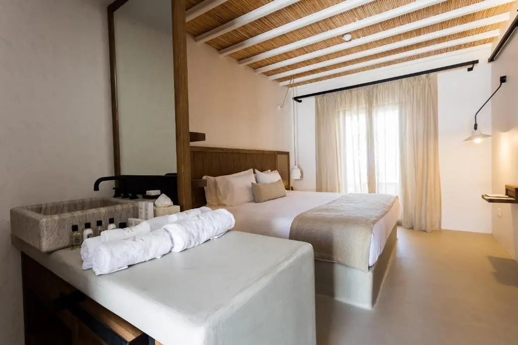 Deluxe Double room with sea view (full double bed)