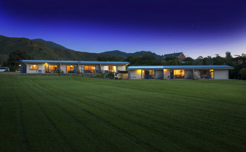 Bay Vista Waterfront Motel Picton