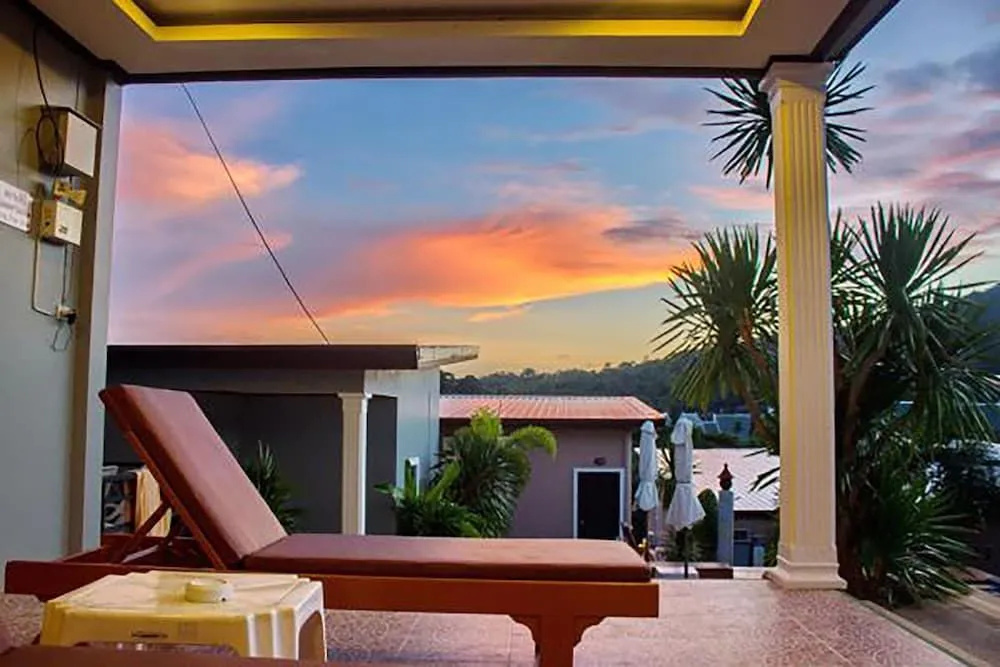 Naiharn Retreat Resort
