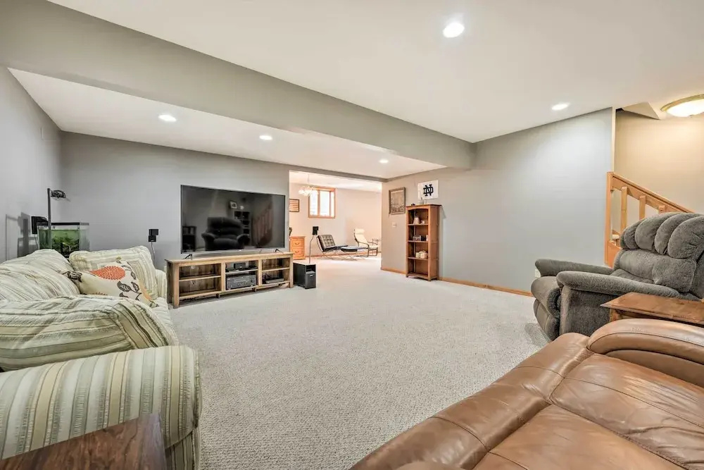 Spacious Fort Wayne Home w/ Yard + Gas Grill! — фото 6