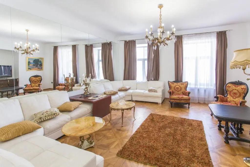 Deluxe Apartment