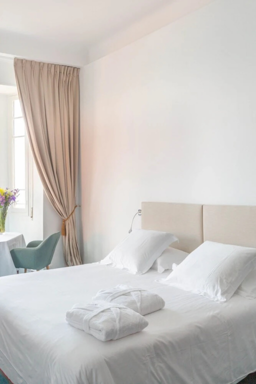Le Roquebrune - Chambres