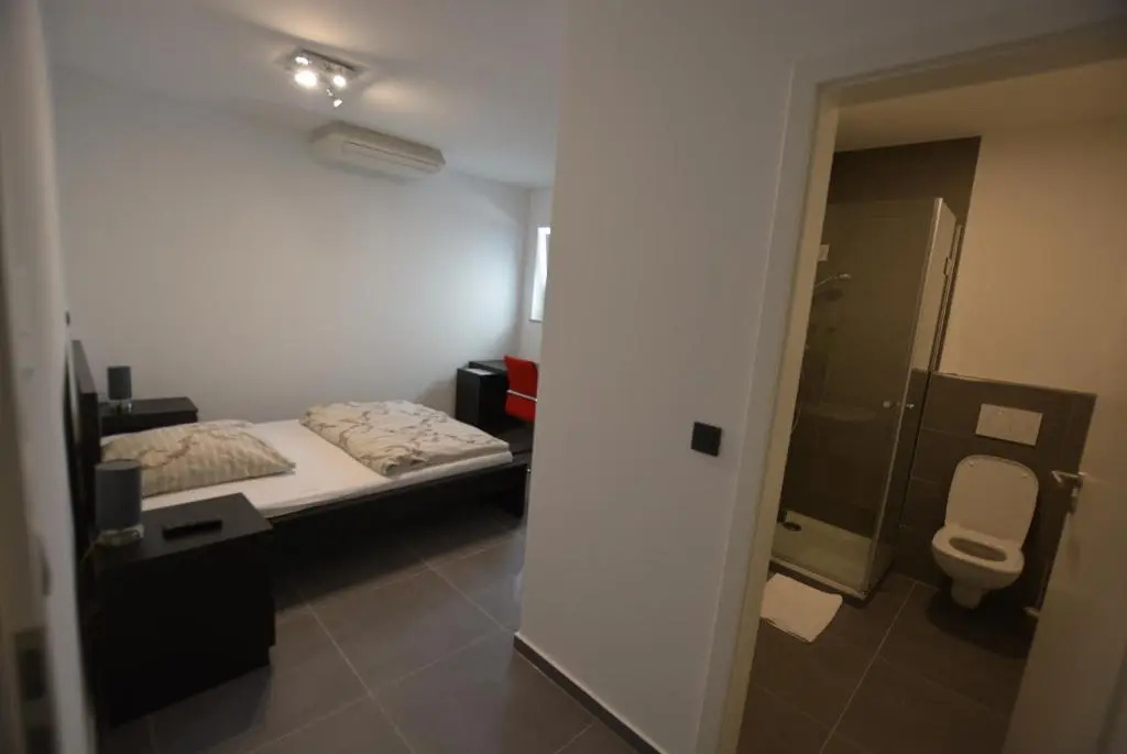 Deluxe Double room (full double bed)