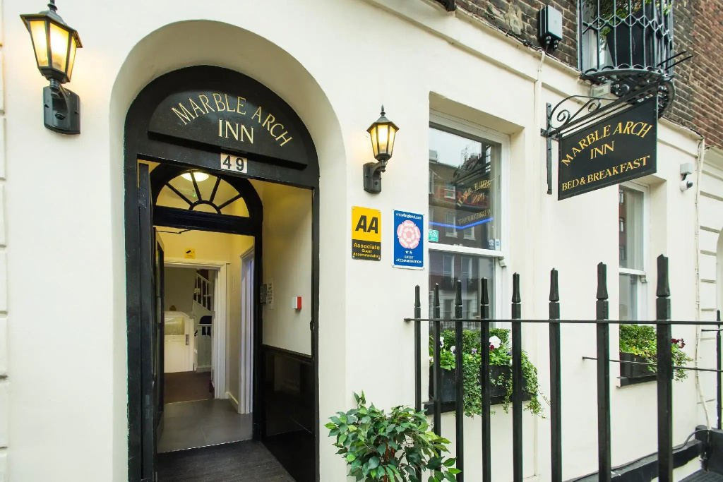 Marble Arch Inn Hotel — фото