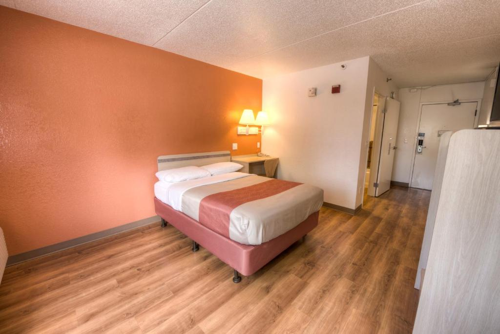 Motel 6 New Haven - Branford, CT