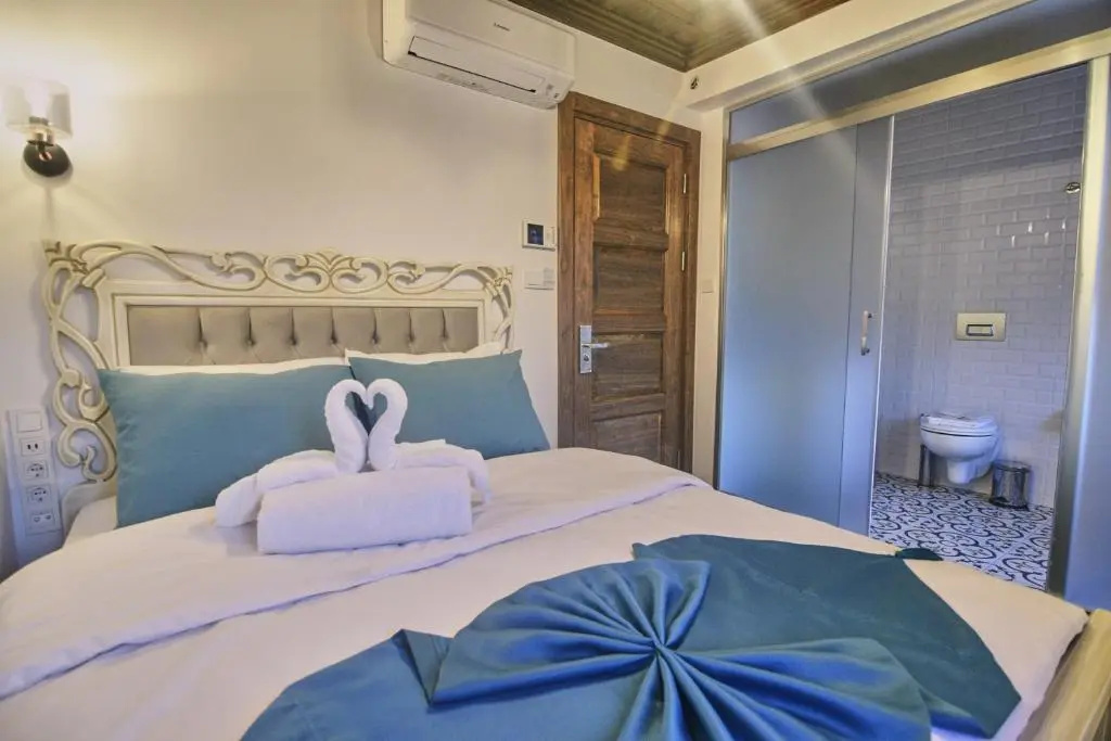 Двухместный номер Standard с видом на море (двуспальная кровать) в Galata Dream Hotel