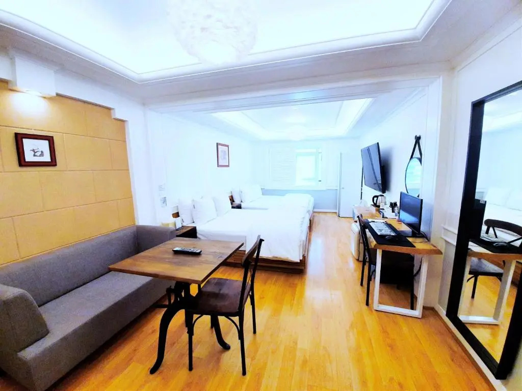 Deluxe Double room (twin beds)