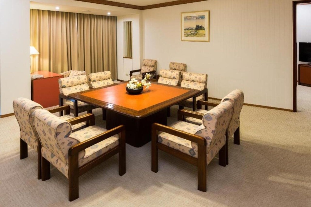 Отель Hotel Tainan в Тайнань
