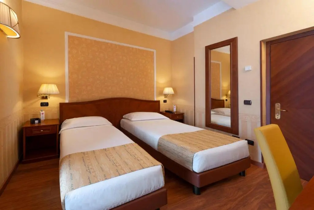 Classic Double room (full double bed)