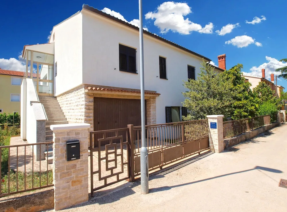 Apartment 1468