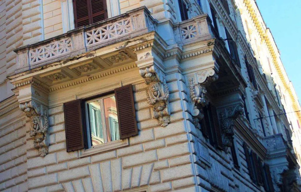 Al 325 rooms ai Fori