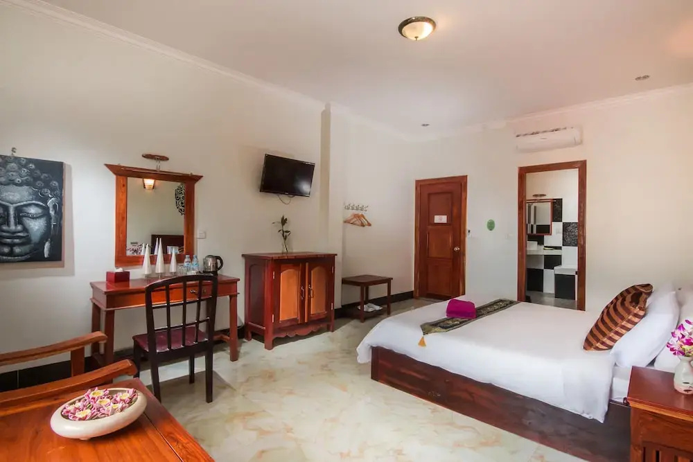Deluxe Double room with river view (full double bed)