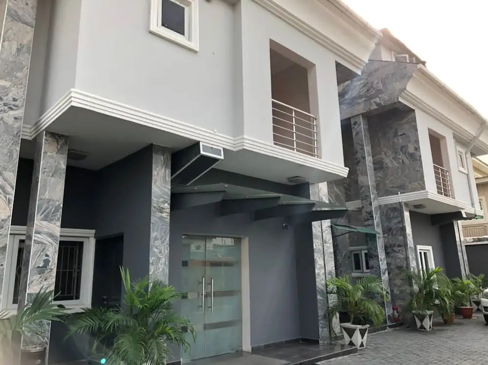 Sparklyn Hotels & Suites