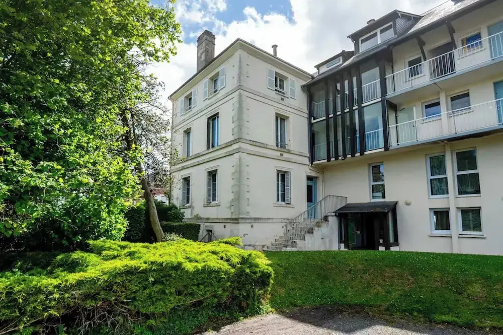 Voir la photo 1 — Elegant Triplex With Private Parking-2br/4p-honfleur