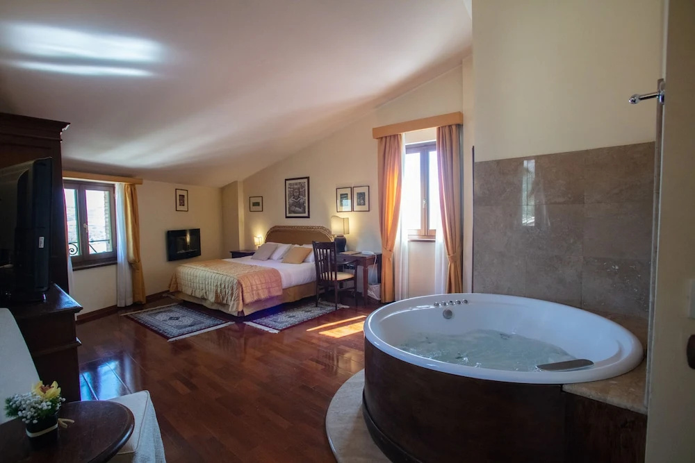 Junior Suite with balcony and with view