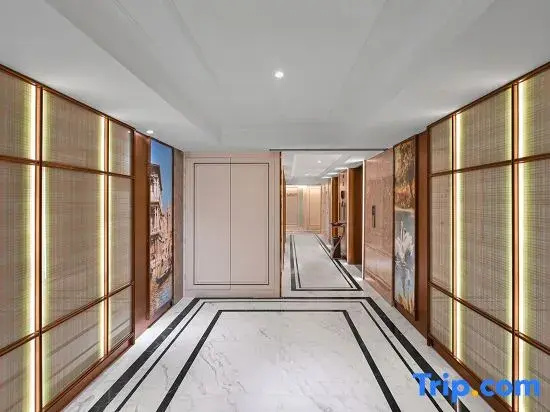 Vienna International Hotel (Changsha window of the world Yuehu park subway station store)