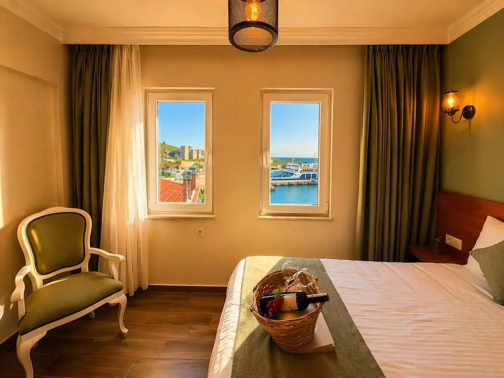Standard Double room with sea view (full double bed)