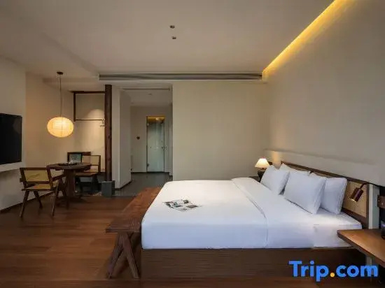Double Cottage with balcony (full double bed)