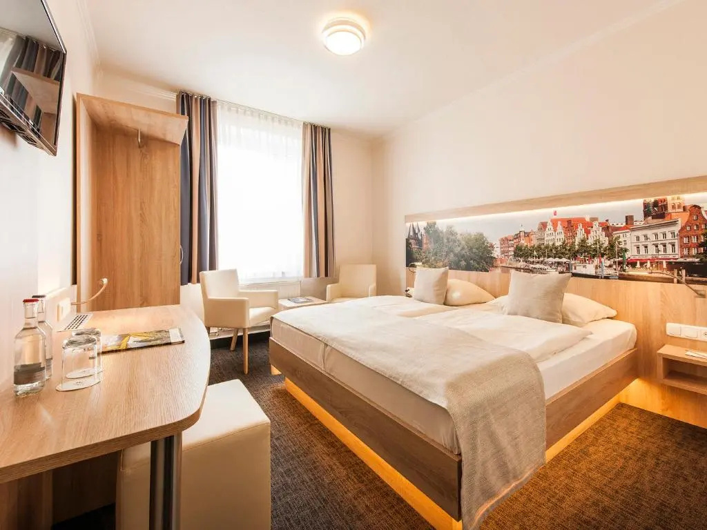 Standard Double room (full double bed)