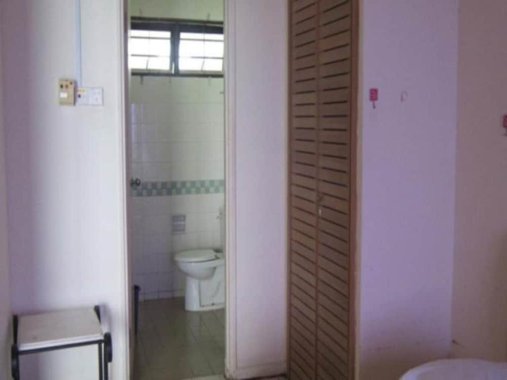 Paradise Lagoon Apartment
