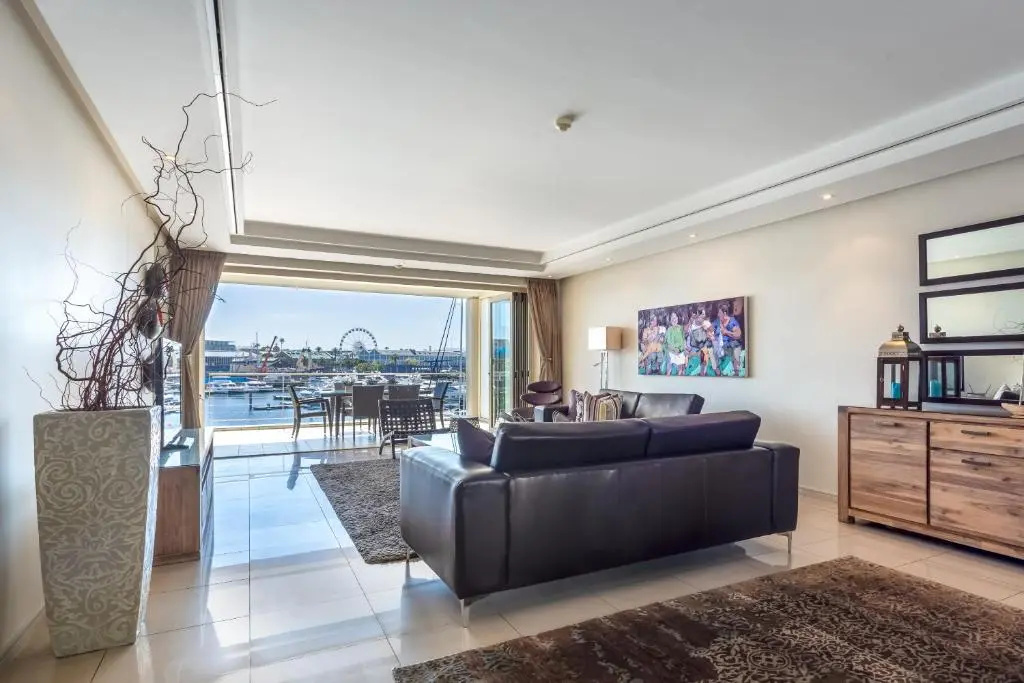 Apartment with sea view