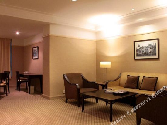 Pacific Regency Hotel Suites