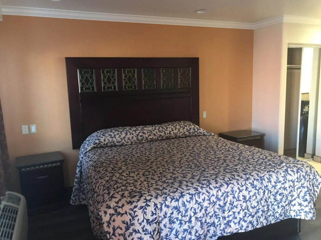 Отель Hyland Motel в Ла-Хабре