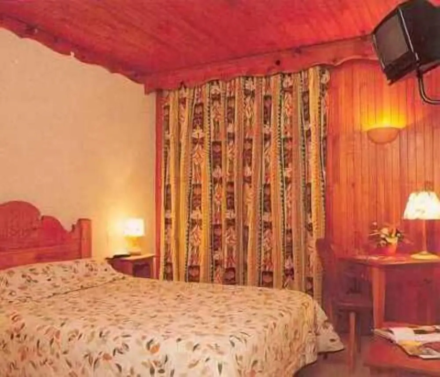 Standard Double room with balcony (full double bed)