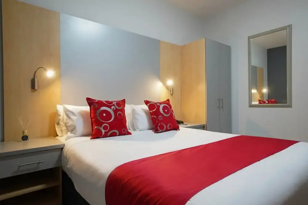 The Gallagher Hotel - Chambres