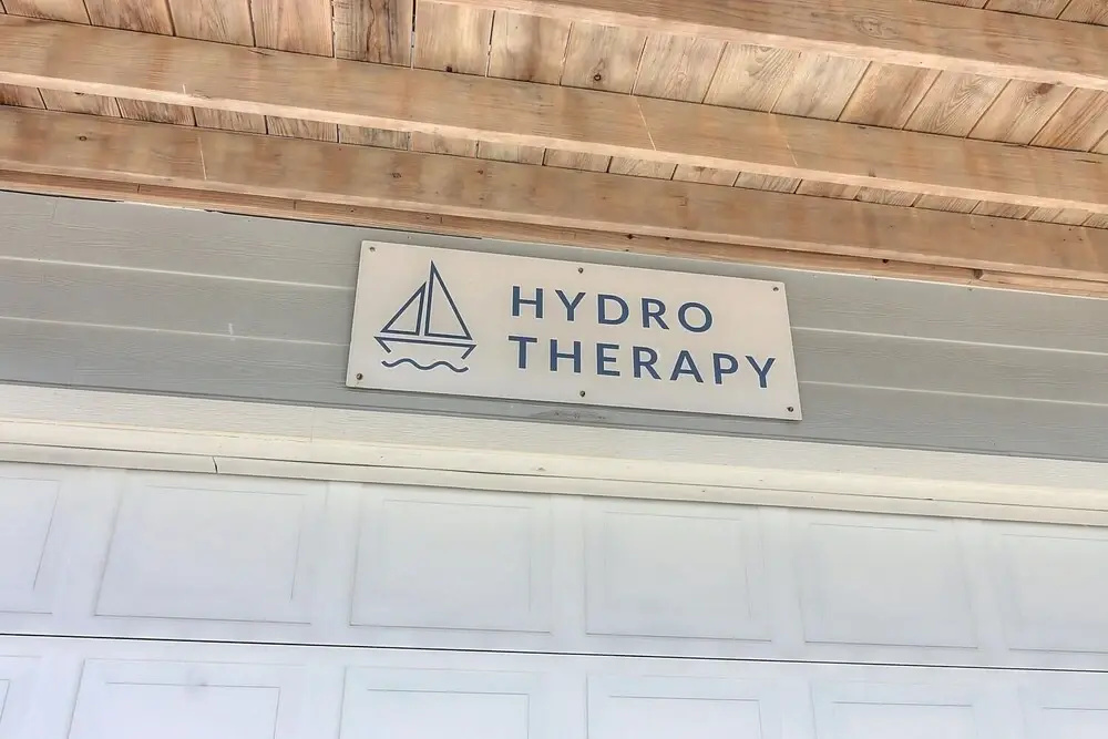 Hydrotherapy 4 Bedroom Home by Redawning
