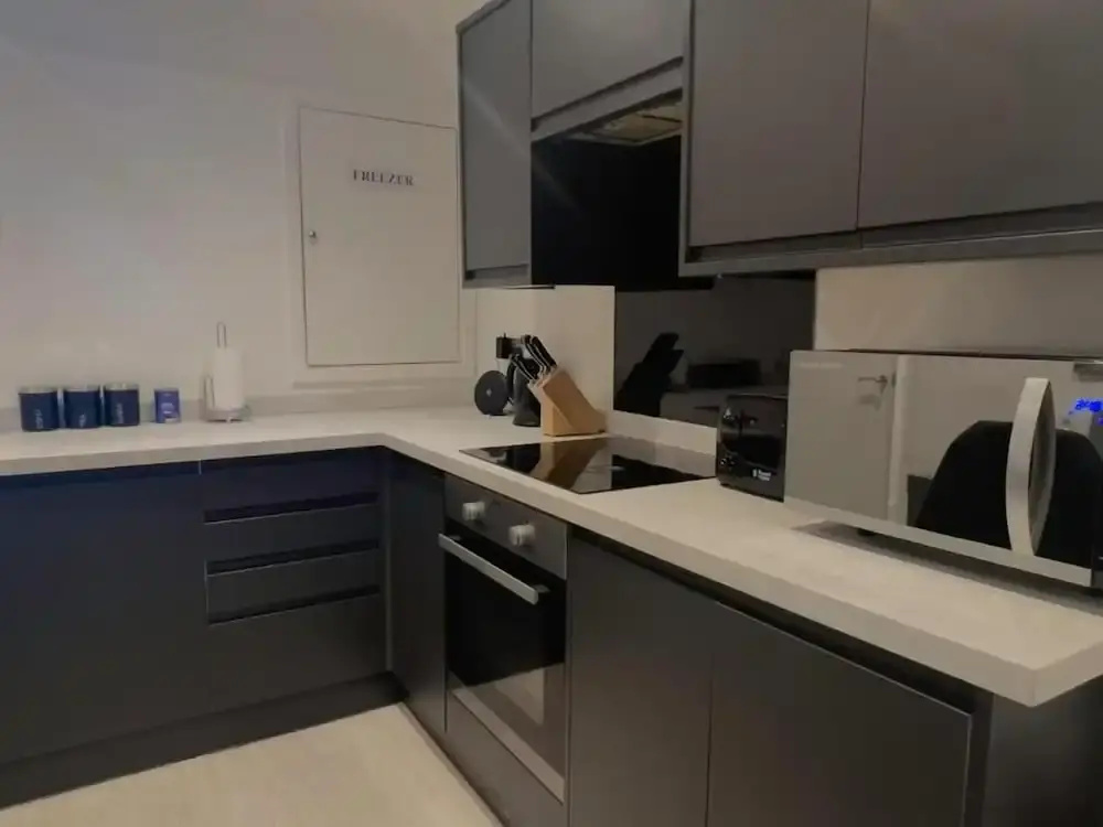 Apartmentsleeps8-wifi-famillyfriendly-citycentre - фото 19