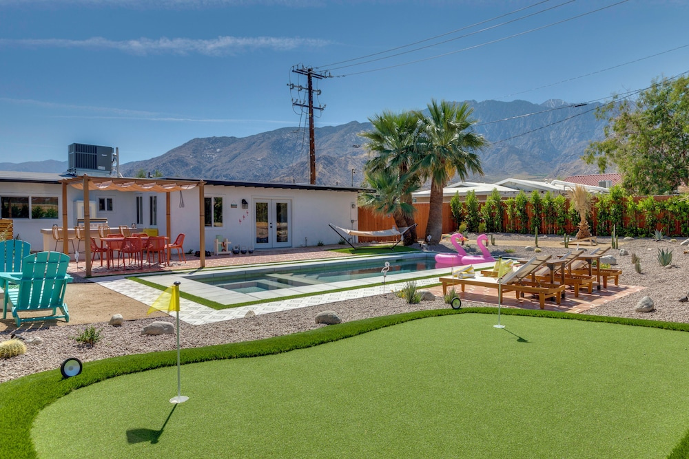 Yard Games, Outdoor Kitchen: Palm Springs Retreat!