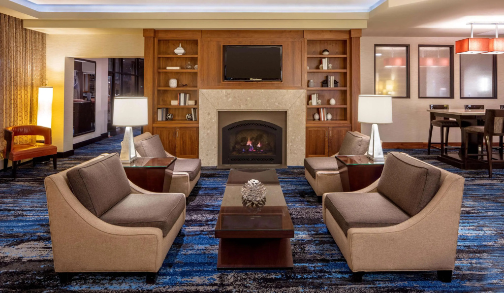 DoubleTree Suites by Hilton Hotel Minneapolis - фото 2
