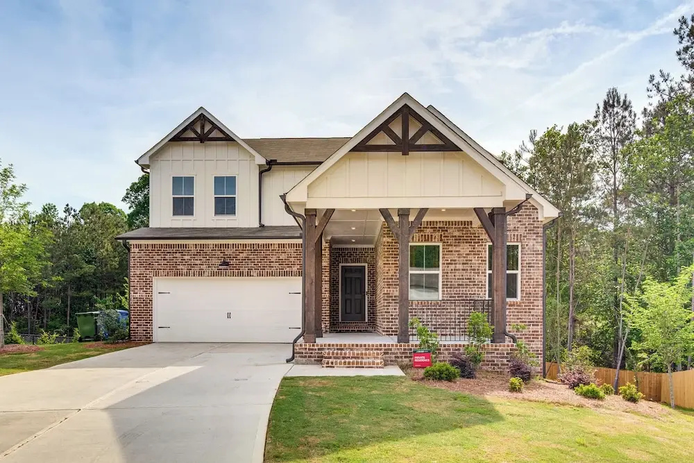 11 Mi to Dtwn: Luxe Atlanta Retreat w/ Deck & Yard