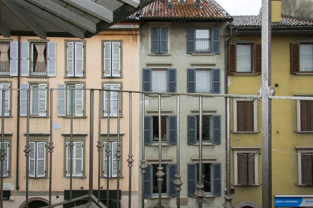 Suite Tower