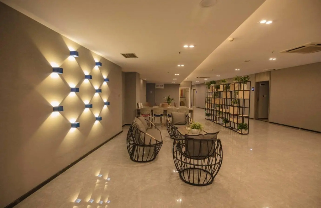Lobby & Reception