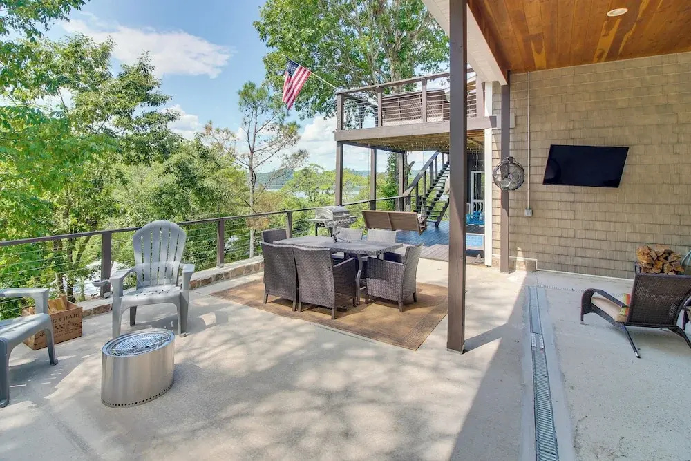 Lake View Home in Silver Point: Walk to Marina