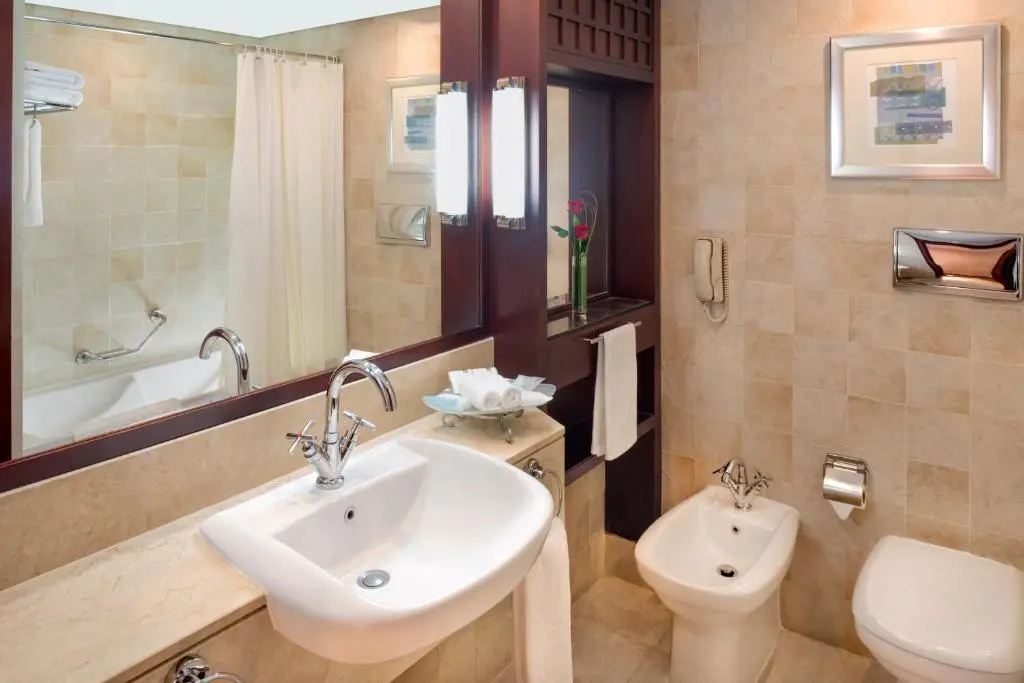 Beach Rotana Hotel - Chambres