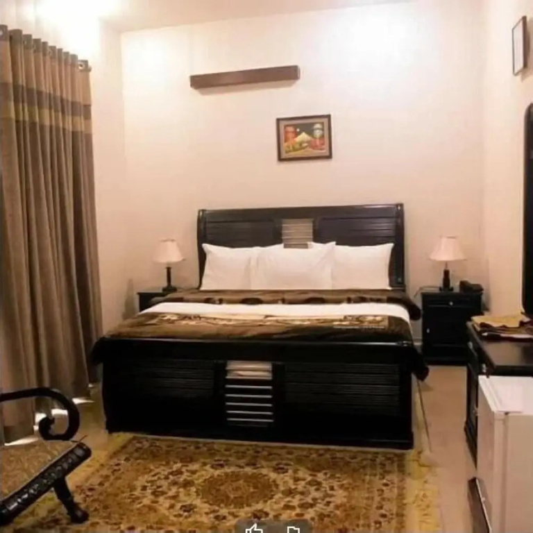 Deluxe Double room (full double bed)