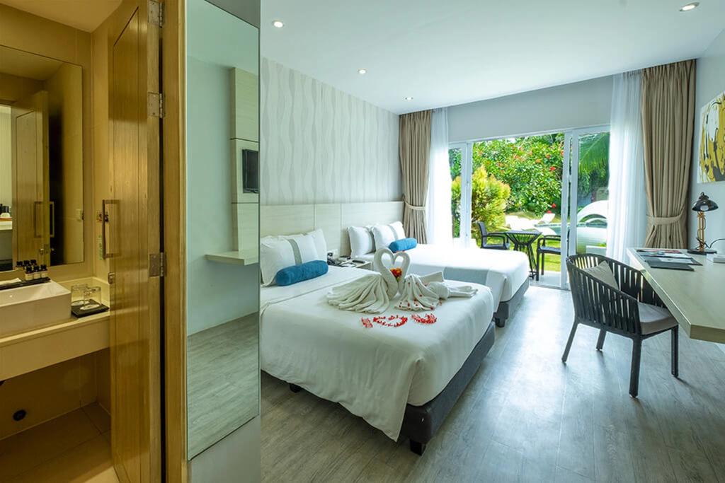 Superior room with garden view