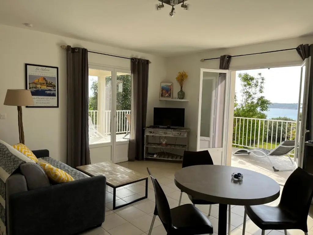 1 Bedroom Apartment with sea view