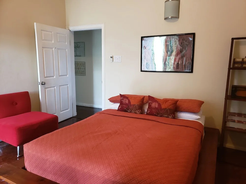 Deluxe Double room with balcony and with garden view (full double bed)