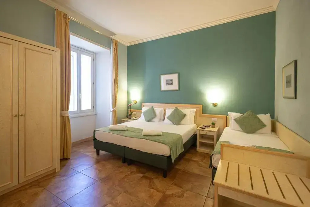 Superior Triple room