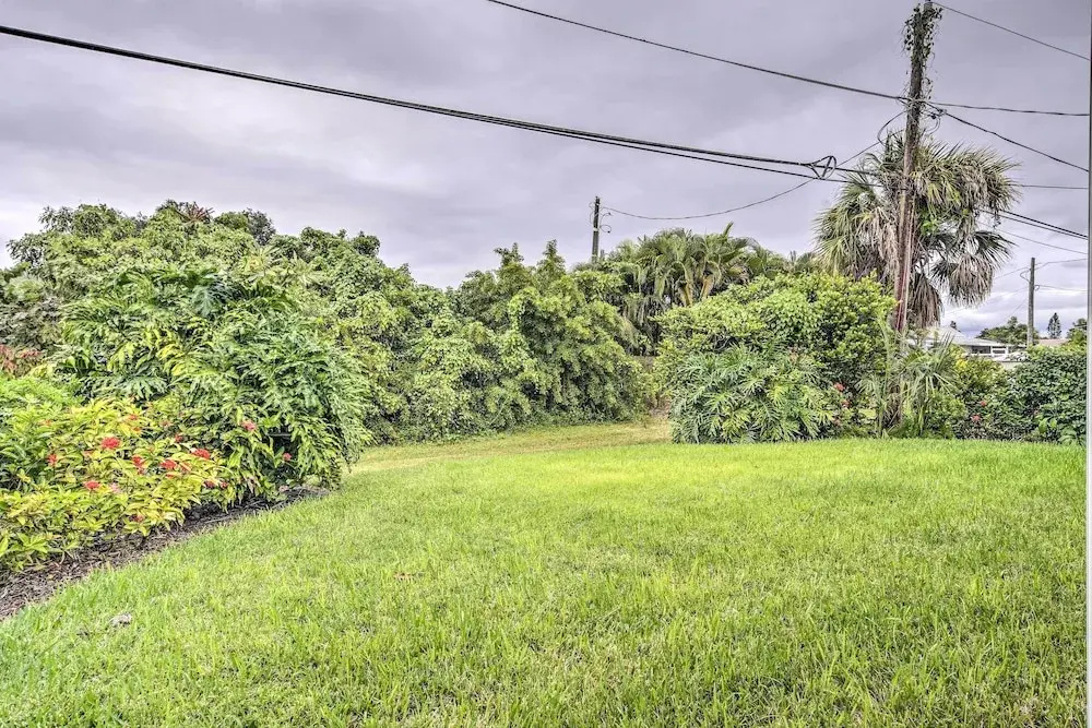 Spacious Naples Home < 1 Mi to Vanderbilt Beach!