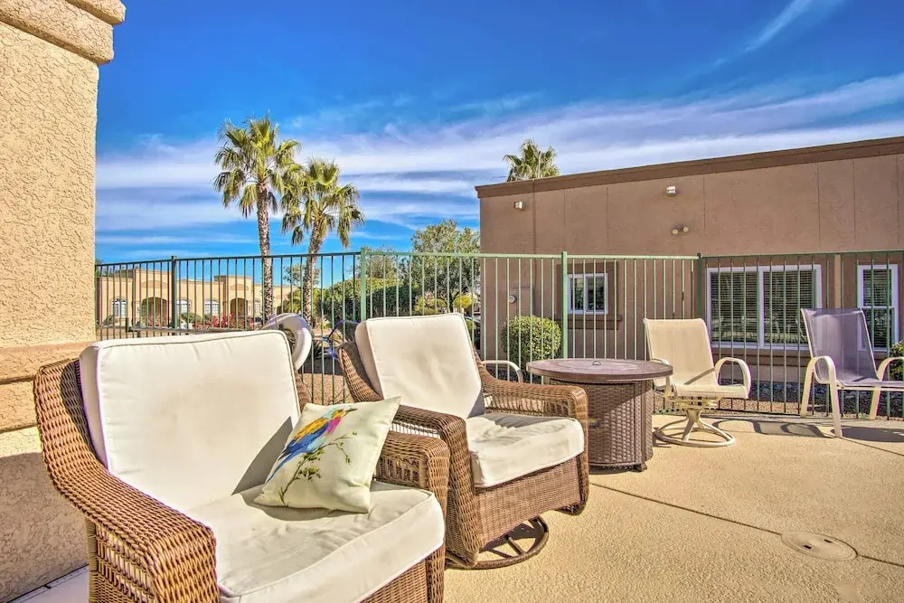 55+ Community w/ Pool & Spa: Green Valley Retreat!