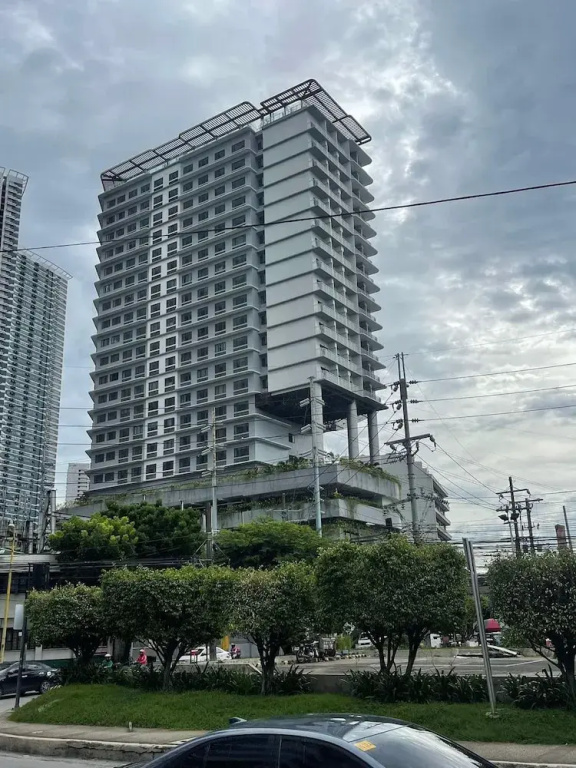 Lush residence Makati City by darpm
