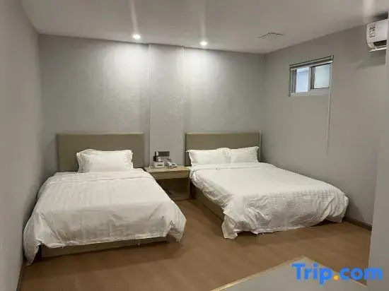Economy Double room (twin beds)