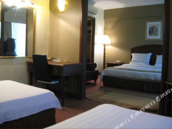 Casuarina Hotel
